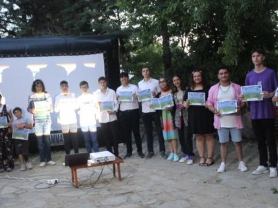 Çalıştayımızın Üçüncü ve Son Günü Kuş Gözlemi, Tiyatro Gösterisi, Seminerler, Canlı Müzik Performansları ve Sirtaki Gösterisi ile Devam&nbsp;Etti